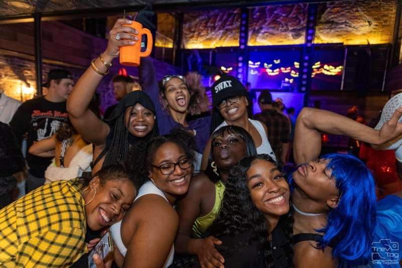 2021-10-30-Bar-Crawl-627